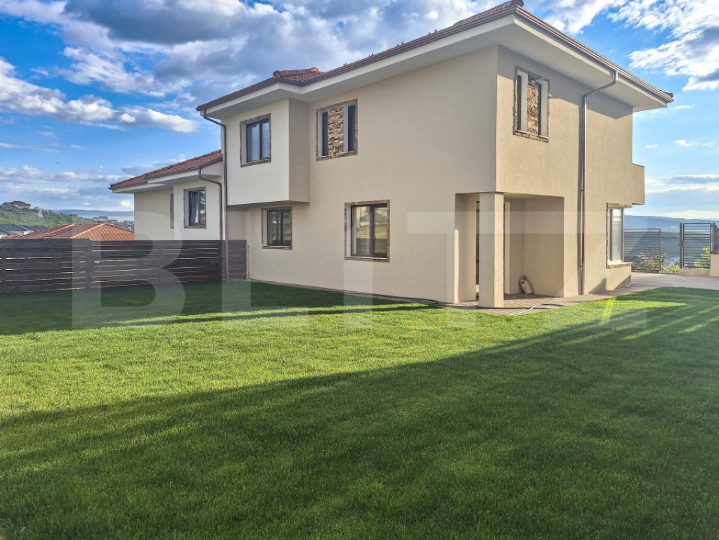 Duplex vedere panoramică, 120 mp utili, 350 mp teren, Dezmi