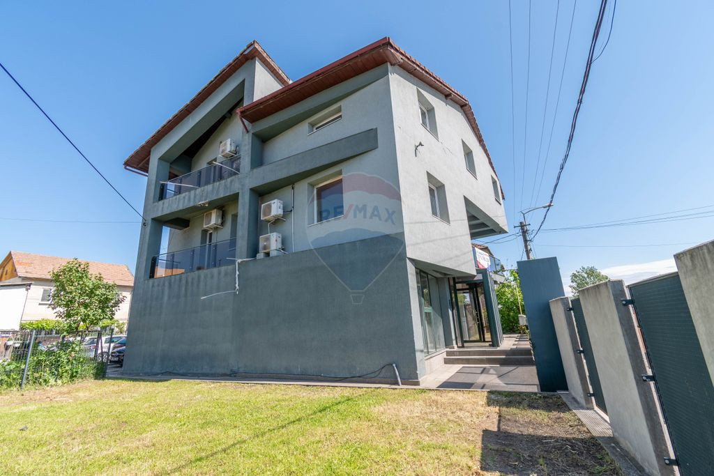 De vanzare - Cladire de birouri zona Parcul Feroviarilor,...