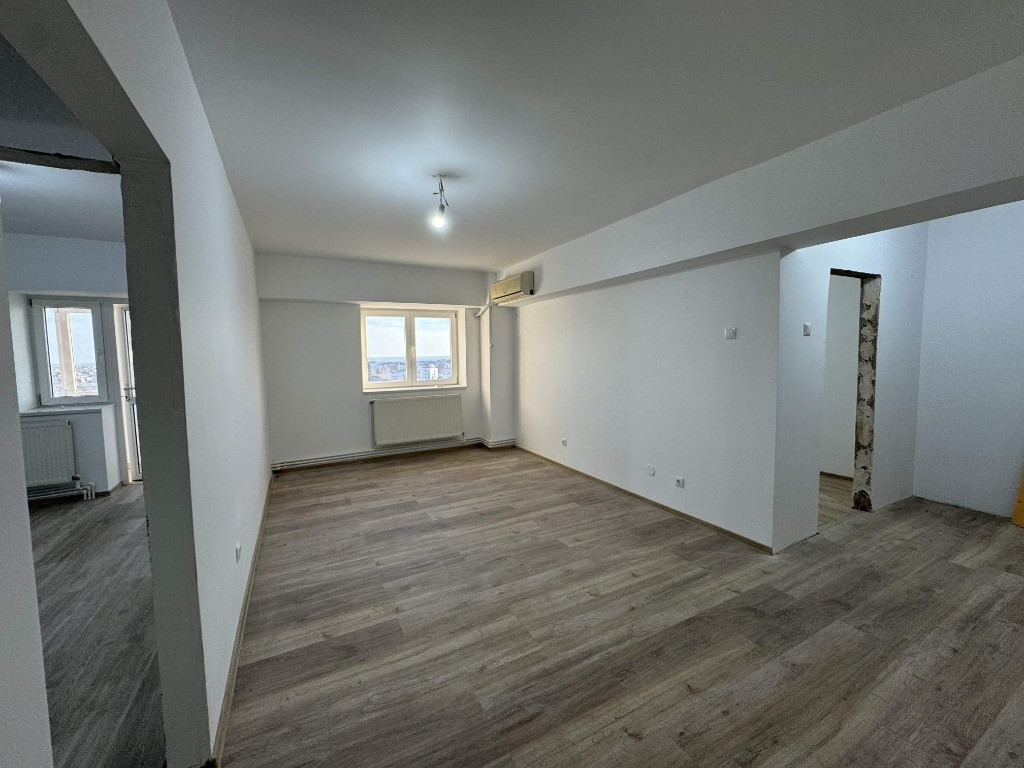 2 cam, 52 mp, ultracentral - UNION, etaj 7, cu lift, renovat