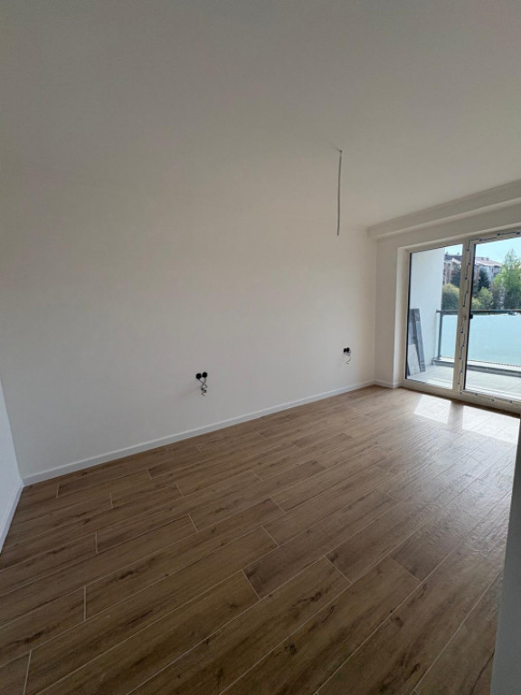 Apartament 3 camere, 67 mp, zona Sasar