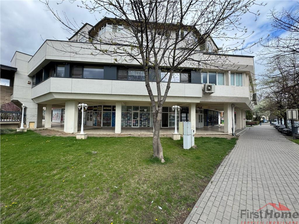 Sp comercial Teatru intersectie, zona 0, vitrina, 22 mp, pe