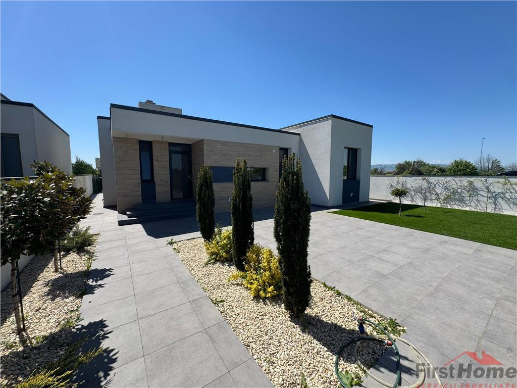 Cladire cu 3 apartamente in suprafata totala construita de 5