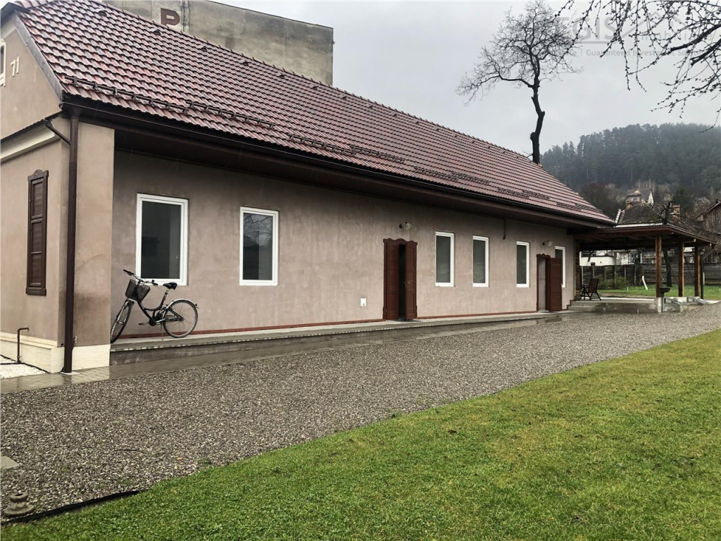 Casa individuala, 3 Camere Decomandat, Curte, Terasa, Centra