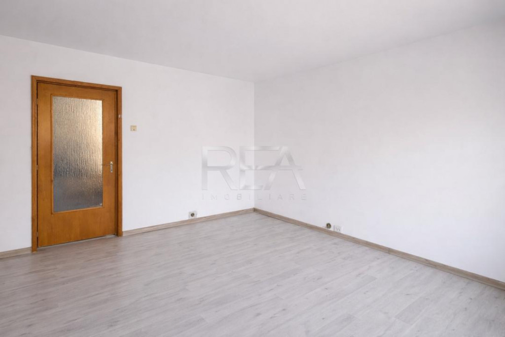 3 camere, Muncii/Decebal, decomandat, an 1995, inst. schimb.