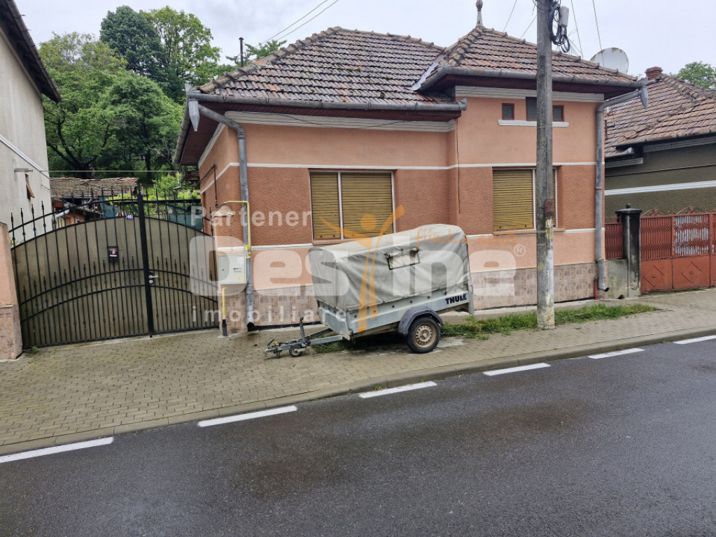 Casă frumoasă - zonă liniștită