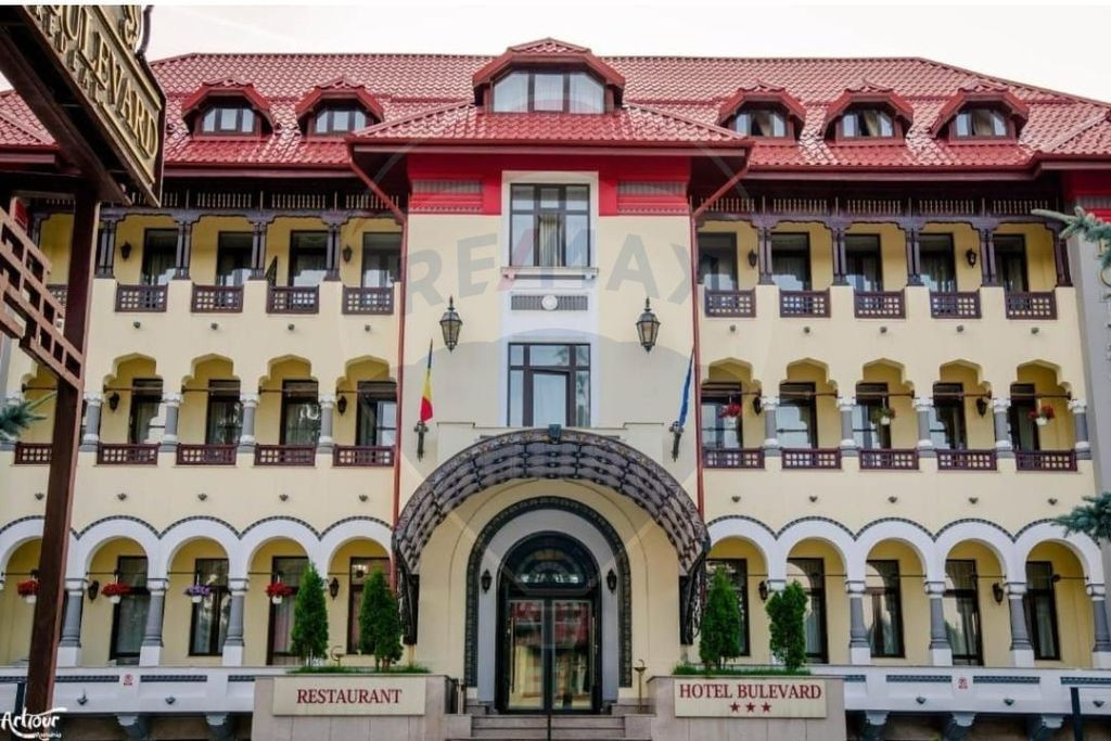 HOTEL 3 stele de vanzare Predeal centru, Brasov