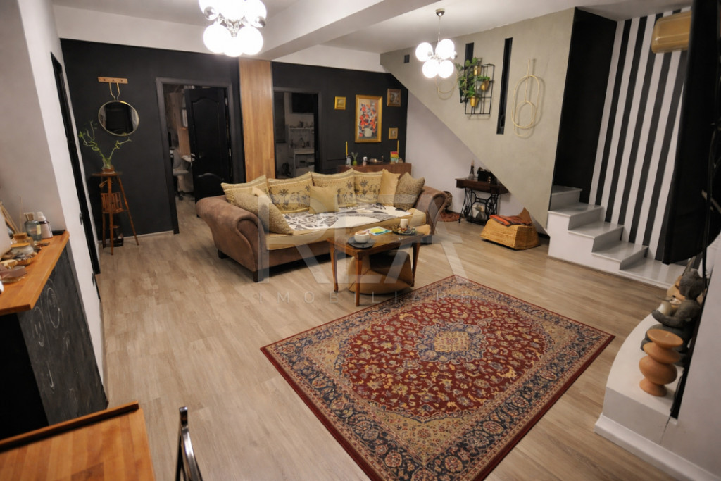 2 case 7 camere Dristor, centrală, parcare, metrou, 247 mp