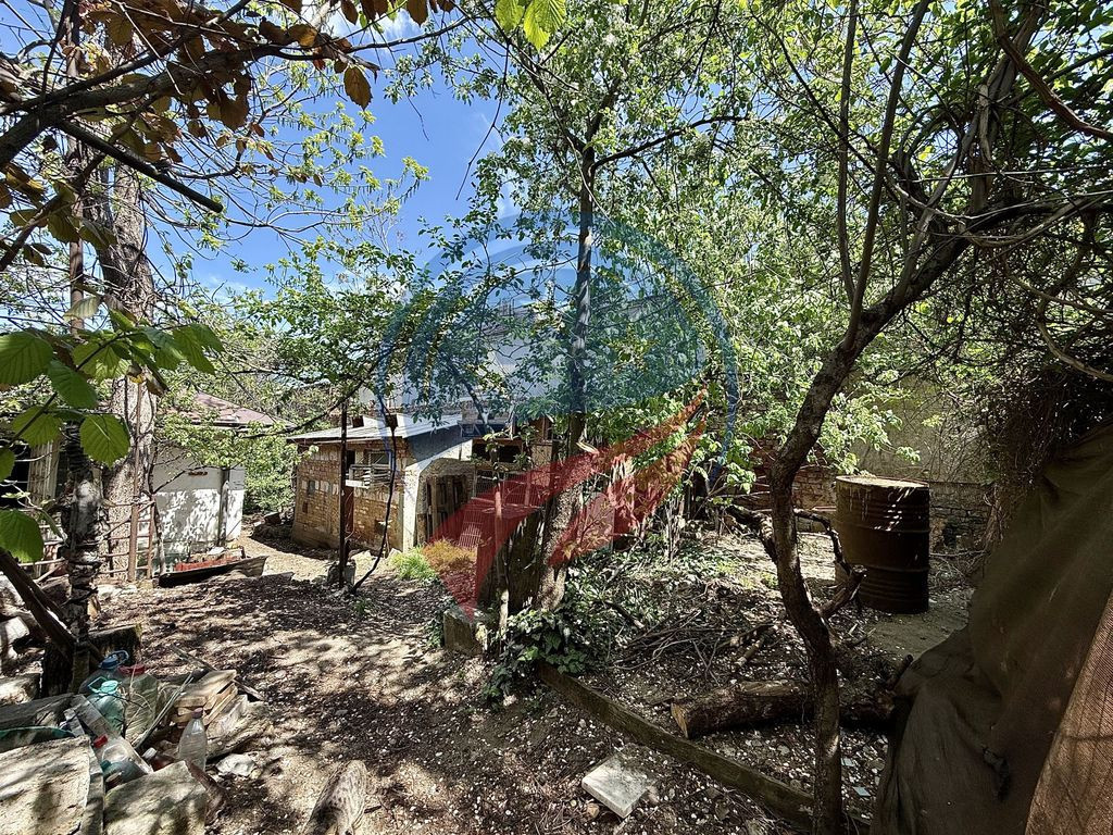 Teren de vanzare pe str Ana Ipatescu