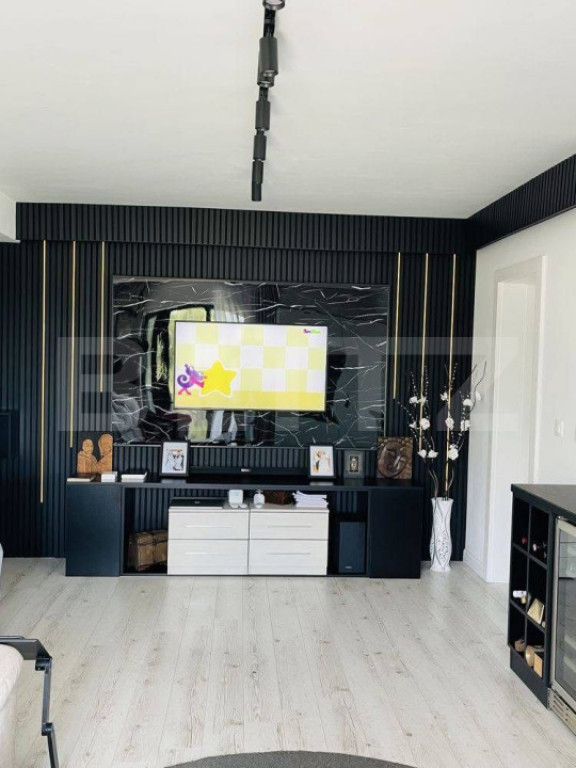 Apartament bloc nou, cu 3 camere, 75 mp, etaj 1, parcare,zon