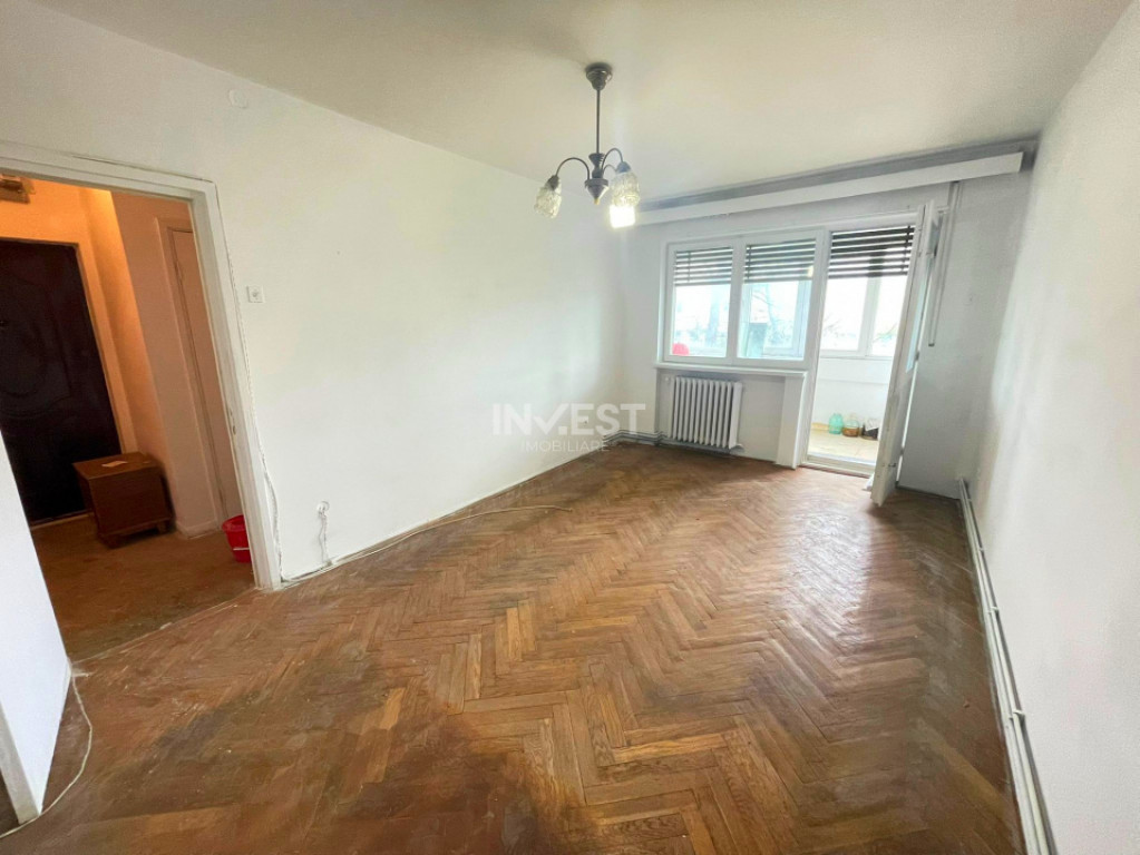 Apartament 3 camere decomandat - etaj 2 - Podu Ros