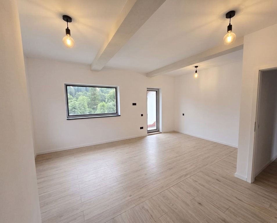 Apartament cu 4 camere 125 mp (4 garsoniere) la cheie + 6...