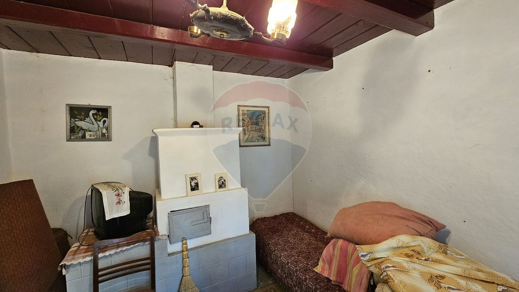Casa individuala, 78 mp, curte de 650 mp, zona Curtesti