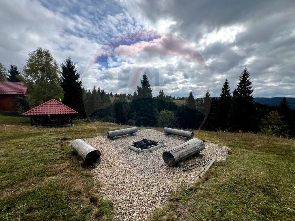 Casă de vacanță, de vânzare, pretabilă locuință sa...