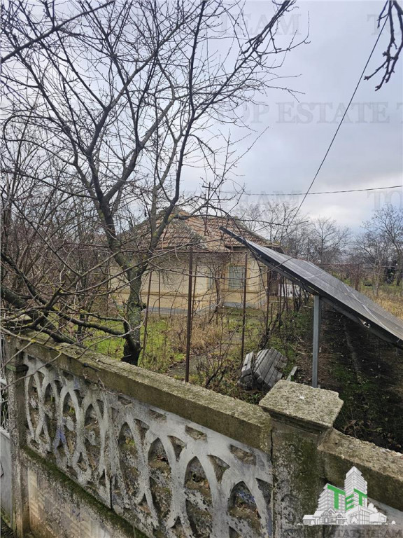 Teren intravilan cu deschidere mare, aflat in Petrachioaia I