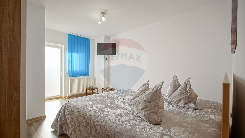 Vilă cu farmec istoric în Bușteni, pensiune sau locuin...