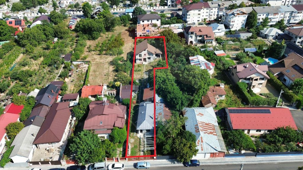 Casă / Vilă nouă cu 5 camere + casă bătranească ren...