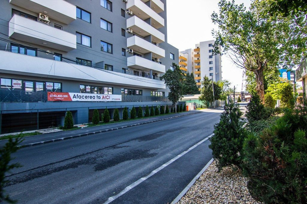 Spatiu Comercial de Inchiriat/Vanzare cu front stradal in...