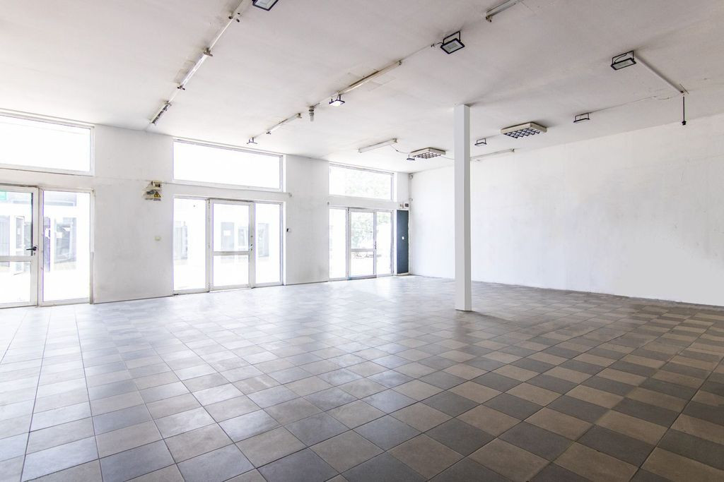 Spatiu Comercial | DE INCHIRIAT | Valea Cascadelor | Depo...