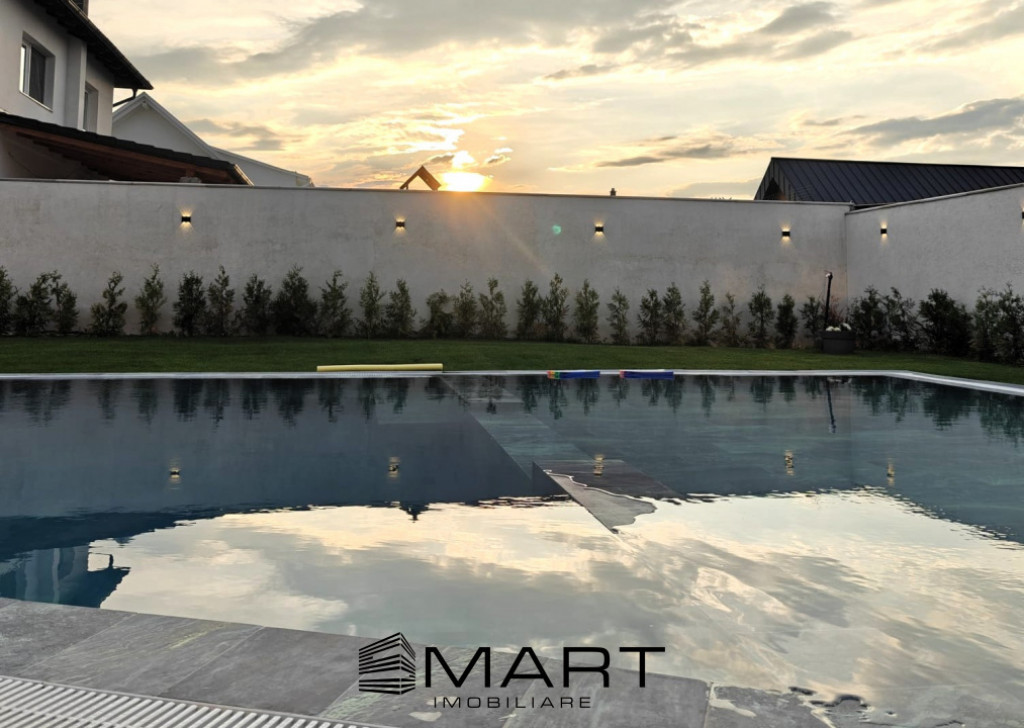 Casa lux 280mp teren 100 cartier Tineretului Sura Mica