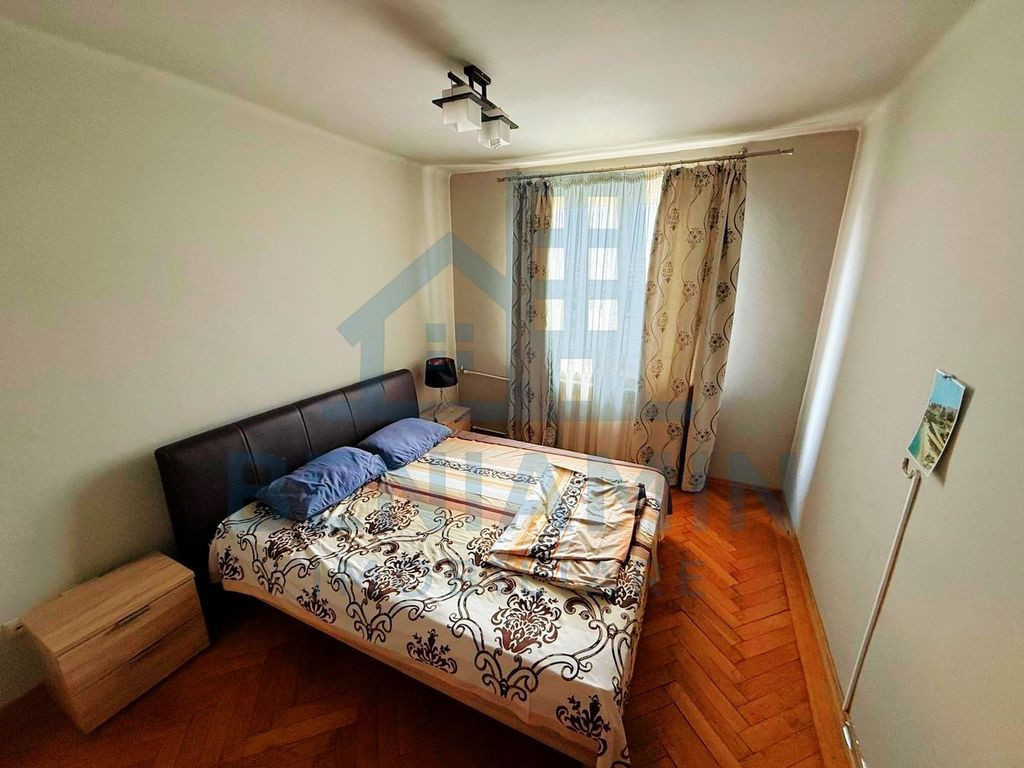 2 camere decomandat - etaj 3- mobilat - utilat - centru -...