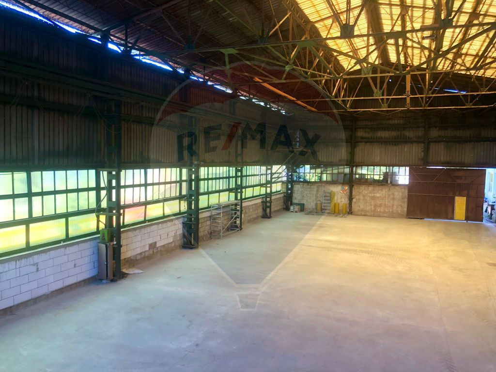 Hala industriala 550mp + 450 mp curte de închiriat