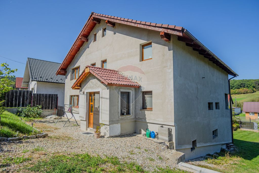 Casa moderna de vanzare | 300mp utili | Vulcan, Brasov| C...