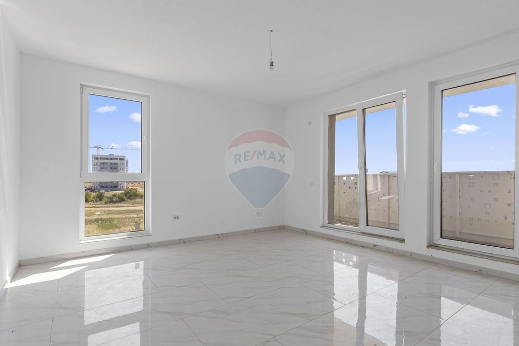 Apartament cu 2 camere de vânzare și parcare, bloc nou,...