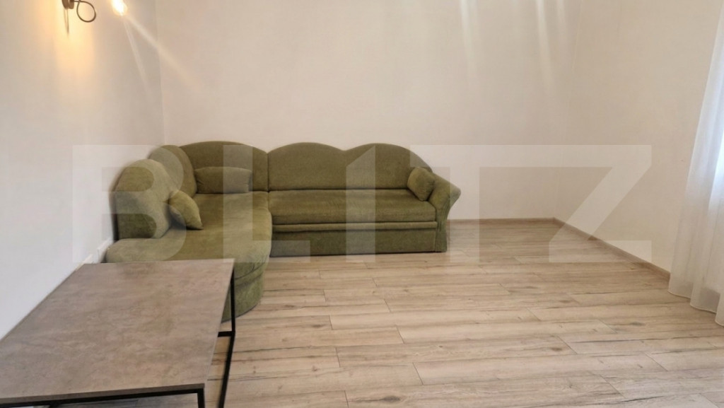 Apartament cu 3 camere, 76 mp, decomandat, loc de parcare -