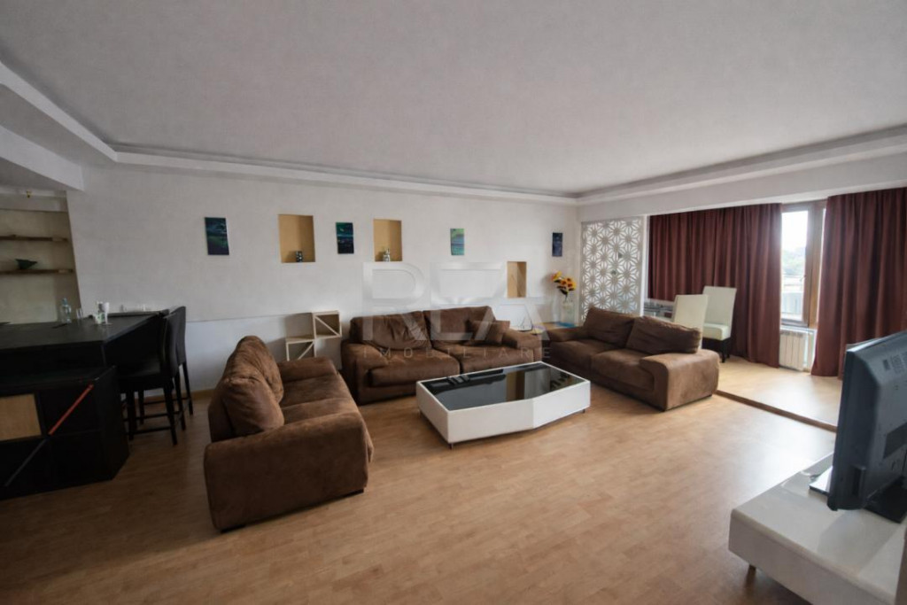 2 camere Vitan Mall decomandat, centrală, et. 4, an 2014, 6