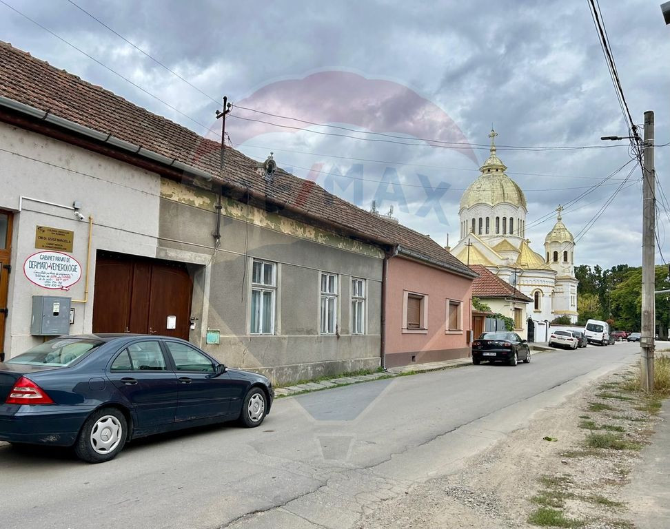 Casă de vanzare cu teren de 356 mp in Salonta