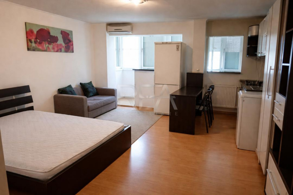 Garsonieră, Muncii, et. 3, 34 mp, metrou, renovat, anvelopa