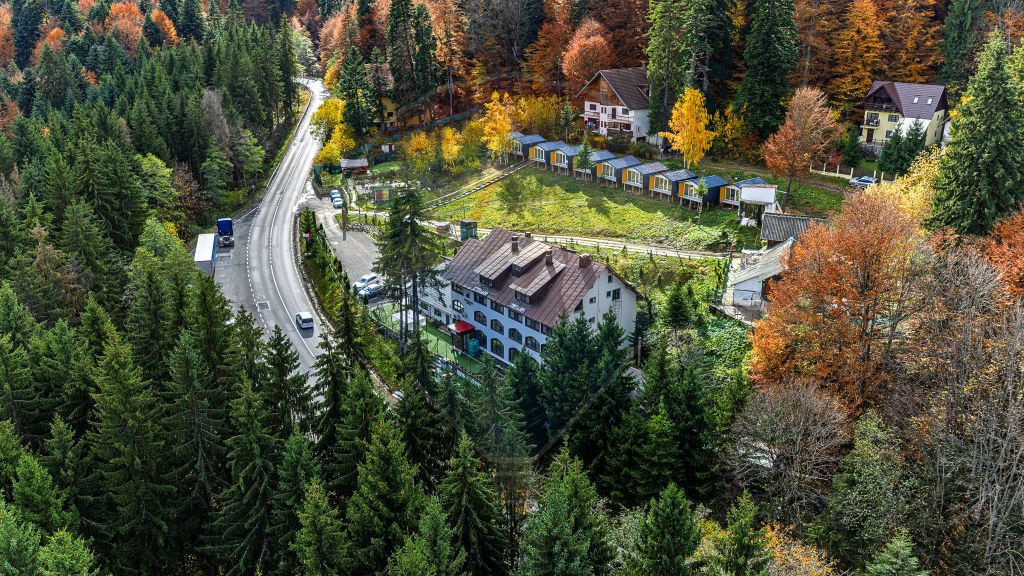 HOTEL "CERBUL CHALET" de vânzare/ zona Râsnov-Pârâul ...