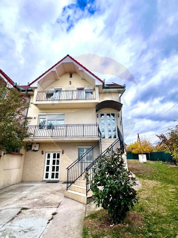 Casă / Vilă cu 7 camere de închiriat în zona Oncea