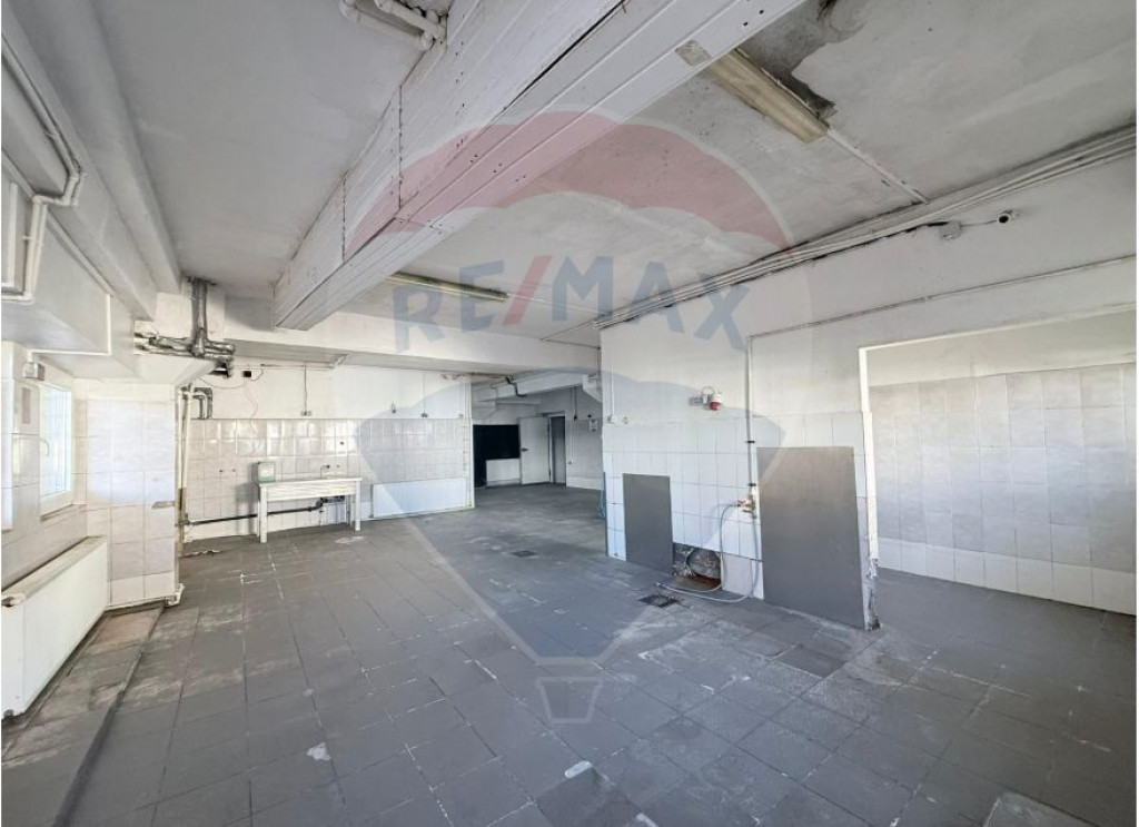 Spațiu industrial-220 mp cu rampă și parcare-zona Ora?...