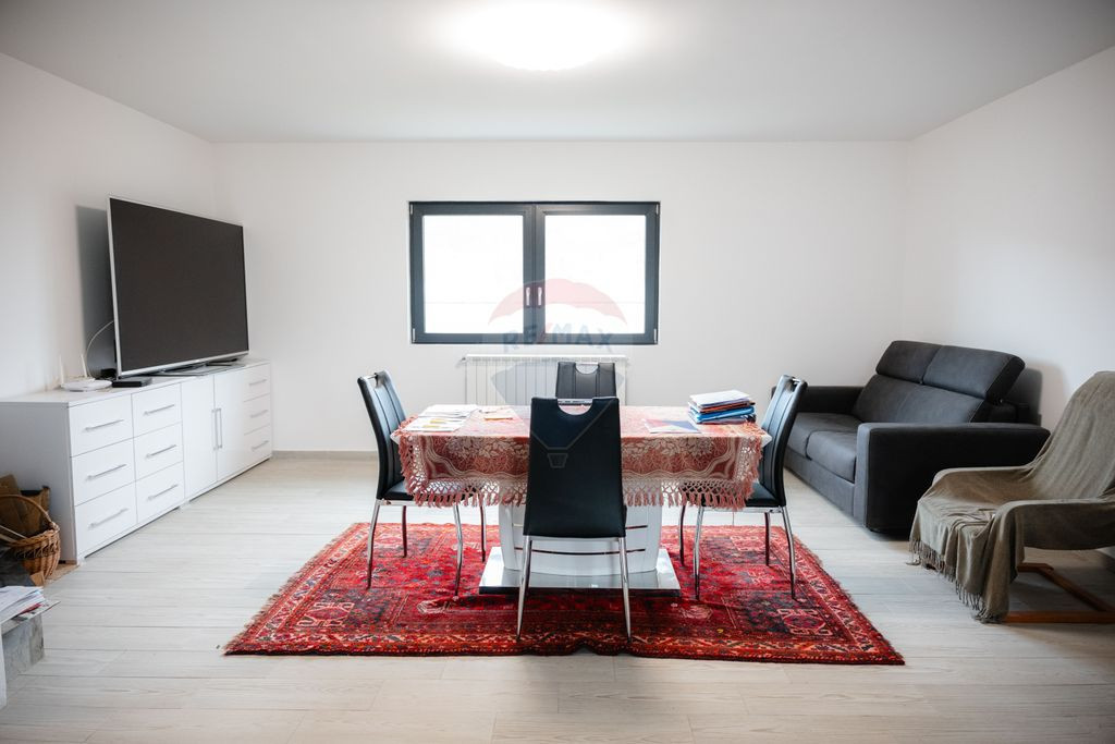 Casă / Vilă cu 5 camere de vânzare