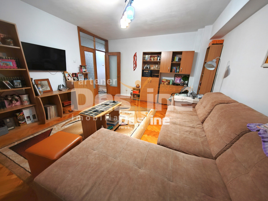 Apartament 2c 64,20mp DECOMANDAT la bulevard, etaj intermedi