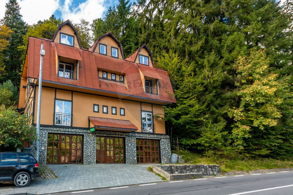 Vilă/Pensiune de vânzare în Sinaia – 450 mp, lângă...