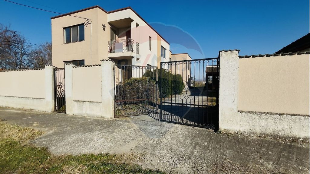 Casă / Vilă stil mediteranean in apropiere de Oradea