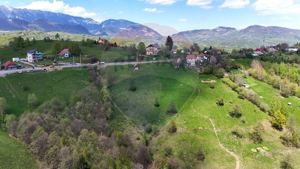 Peisaj spectaculos | Utilități ITeren intravilan Moieci...