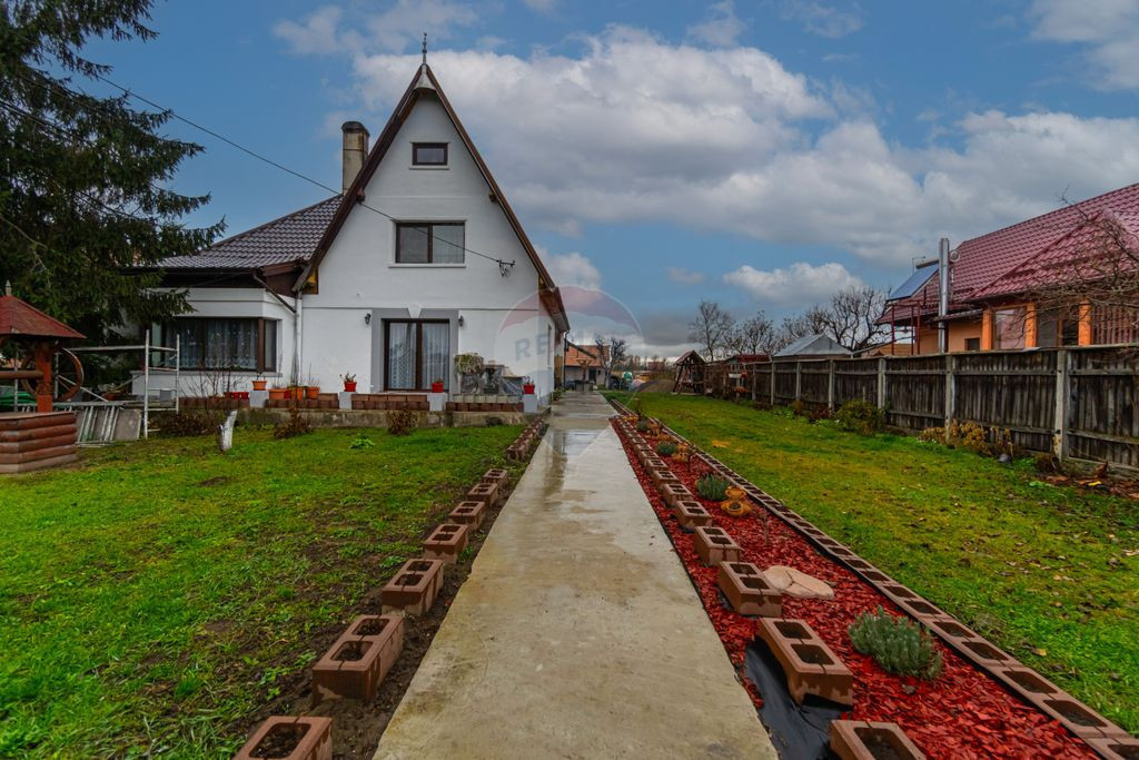 OPORTUNITATEI CASĂ modernă | 238mp utili și teren intr...