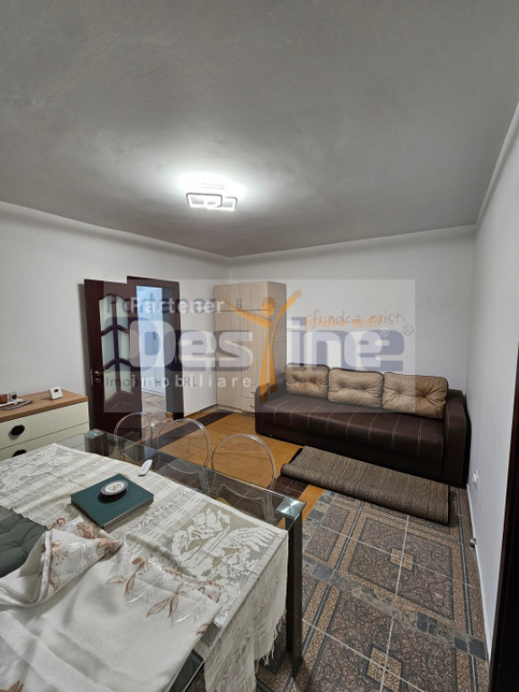 Apartament 2 camere, Semidecomandat, 49 mp, loc de parcare