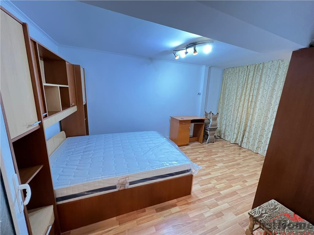 Apartament 2 camere, parter, mobilat, zona Gerald