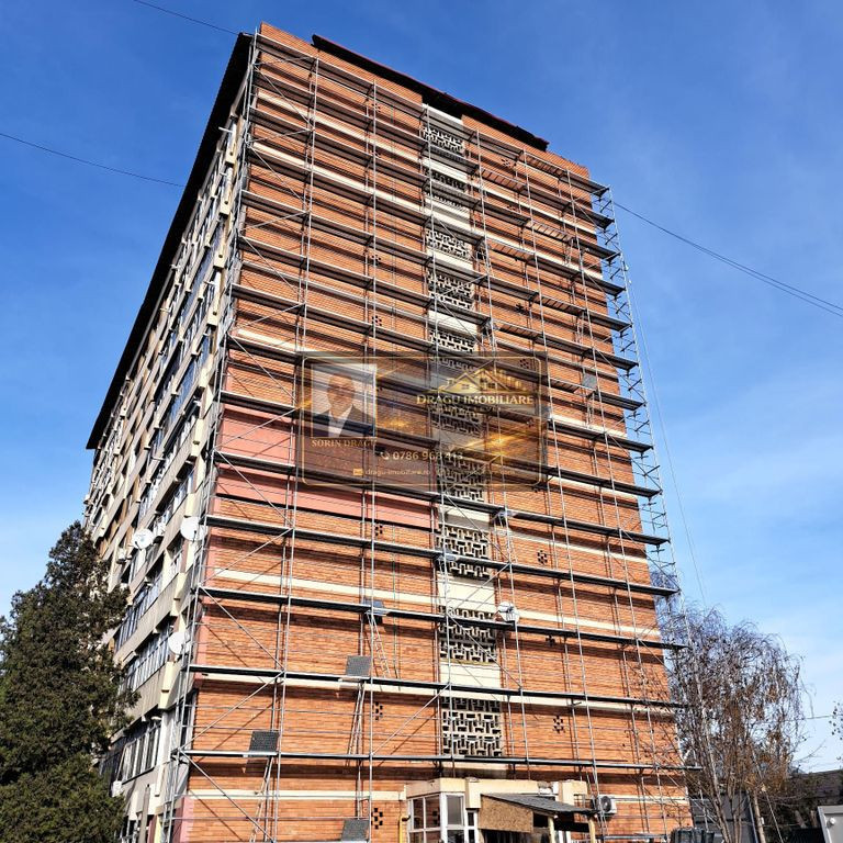 Apartament 3 camere/ Etajul 2 Bloc Turn/Bloc in reabilita...