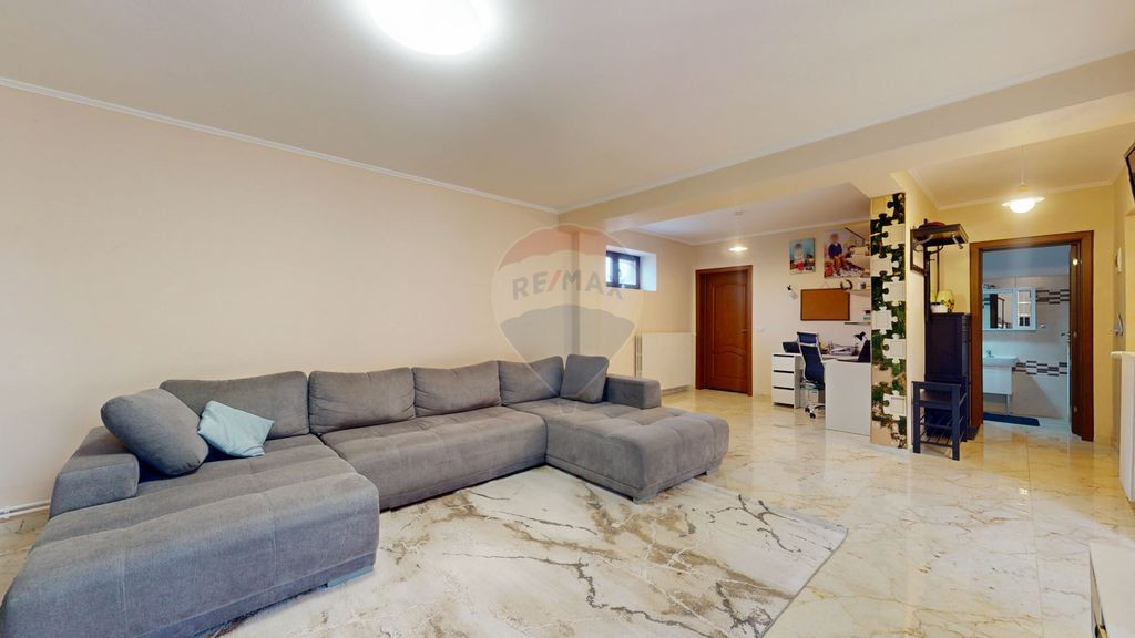 Vilă individuală solidă | Potential business| Tractoru...