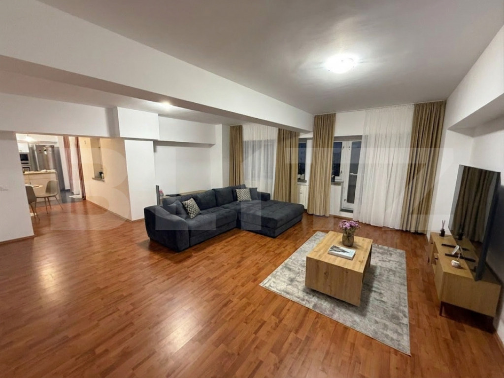 Apartament 4 camere, 140 mp, zona Piata Mare