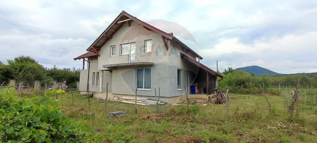 CASĂ DE VÂNZARE în Tăuții Măgherăus