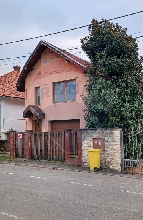 DE INCHIRIAT: Casă / Vilă P+1 - Zona Centrala BAIA MARE