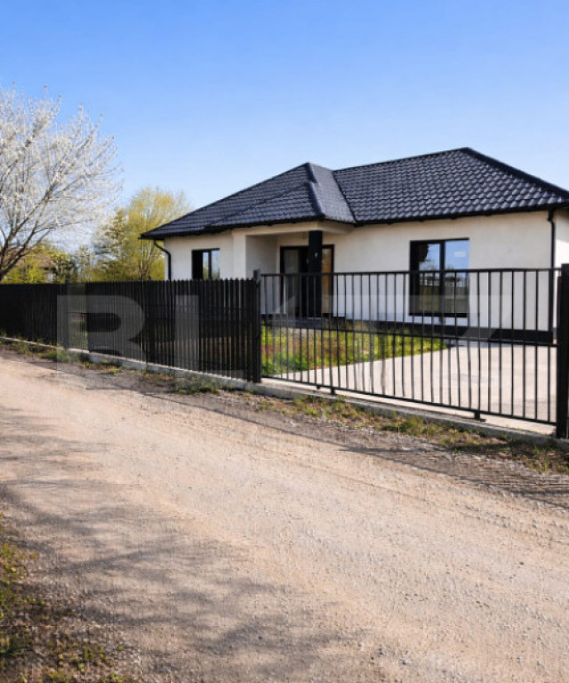 Casa plan parter, 3 camere, teren 350 mp, zona Visani