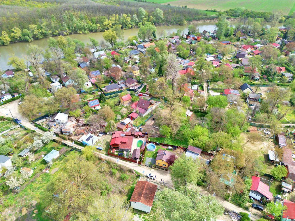 Casă cu 3 camere de vânzare în zona 3 Insule, Arad