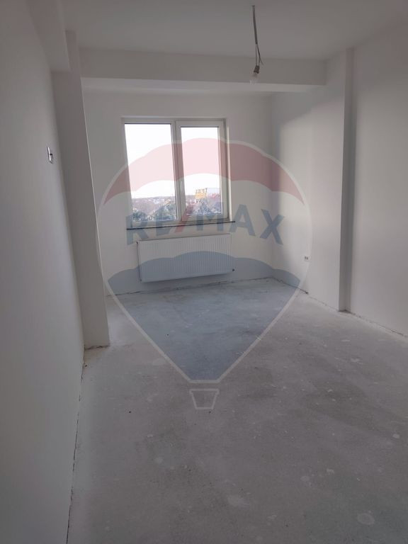 Apartament cu 3 camere în zona Burdujeni, plus loc de pa...